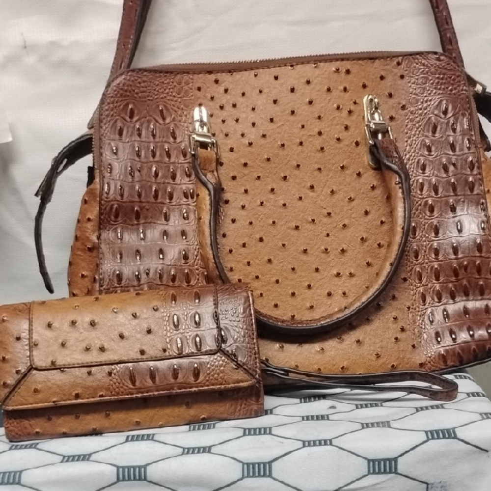 Elegant Brown Textured Shoulder Bag Set